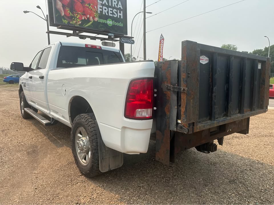 2018 Ram 3500 photo 3