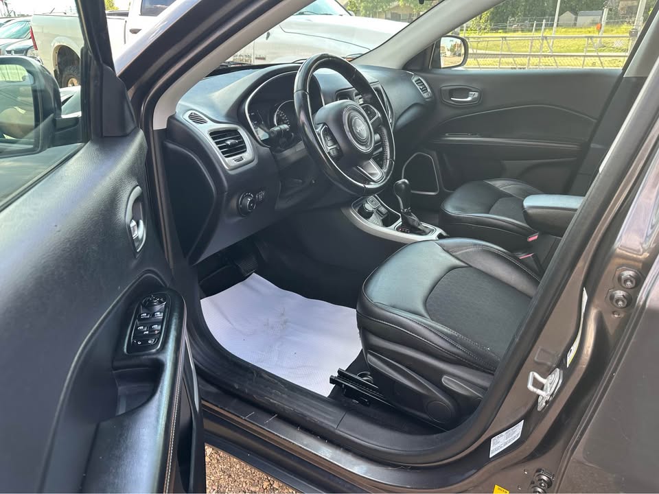 2018 Jeep Compass photo 4