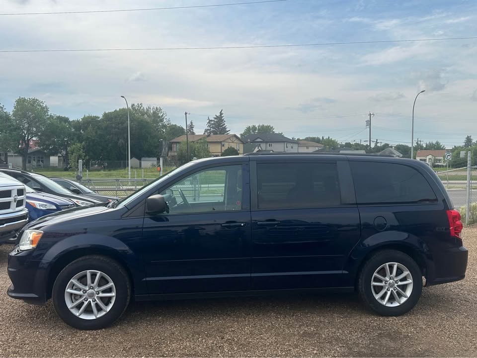 2015 Dodge Grand Caravan photo 2