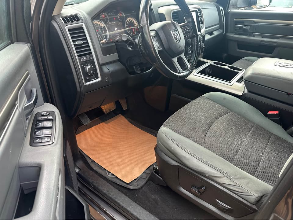 2014 Ram 1500 photo 4