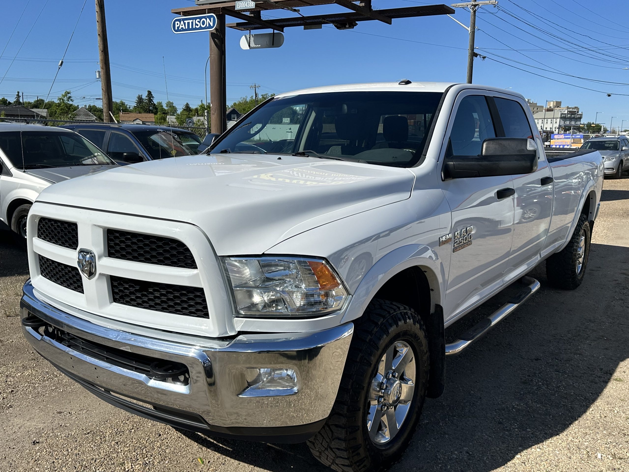 2015 Ram 2500 SLT Outdoorsman 4×4 Crew Cab-5.7L v8 Hemi // No Engine Clicking// [8f Long Box, accident free